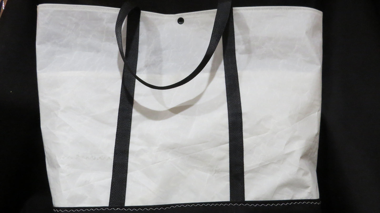 Large Window Snap Sail Tote